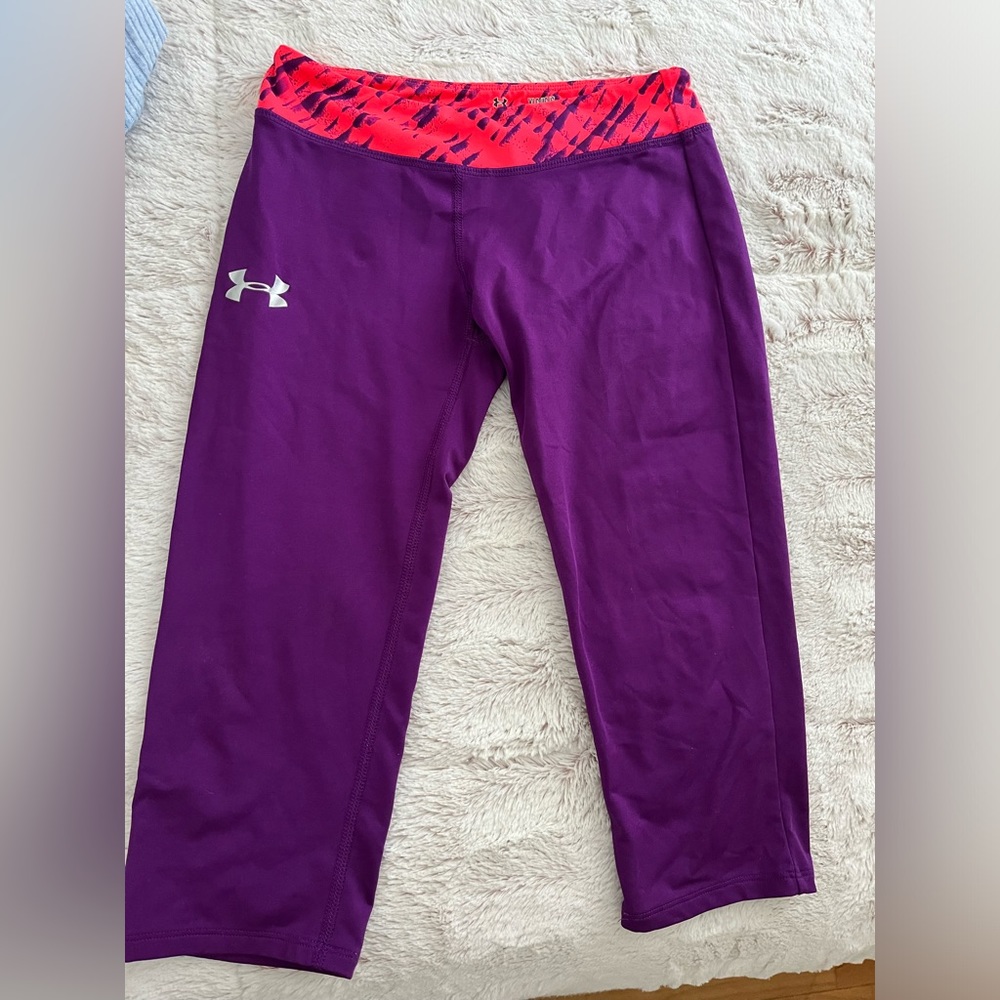 Purple Under Armour 3/4 length leggings - youth large